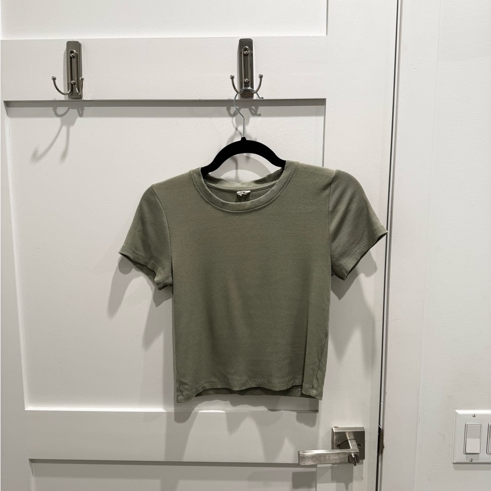Aritzia Short Sleeve Top